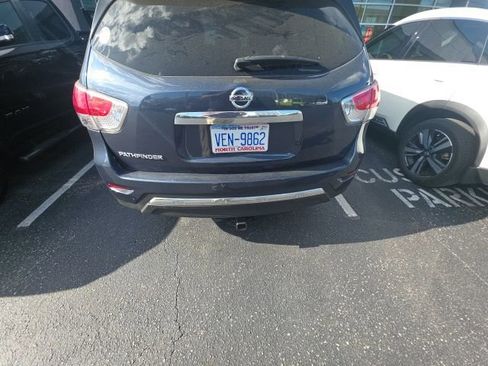 Used 2015 Nissan Pathfinder S image 6