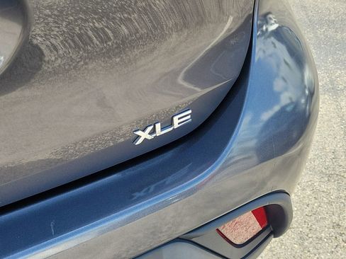 Used 2021 Toyota Highlander XLE image 8