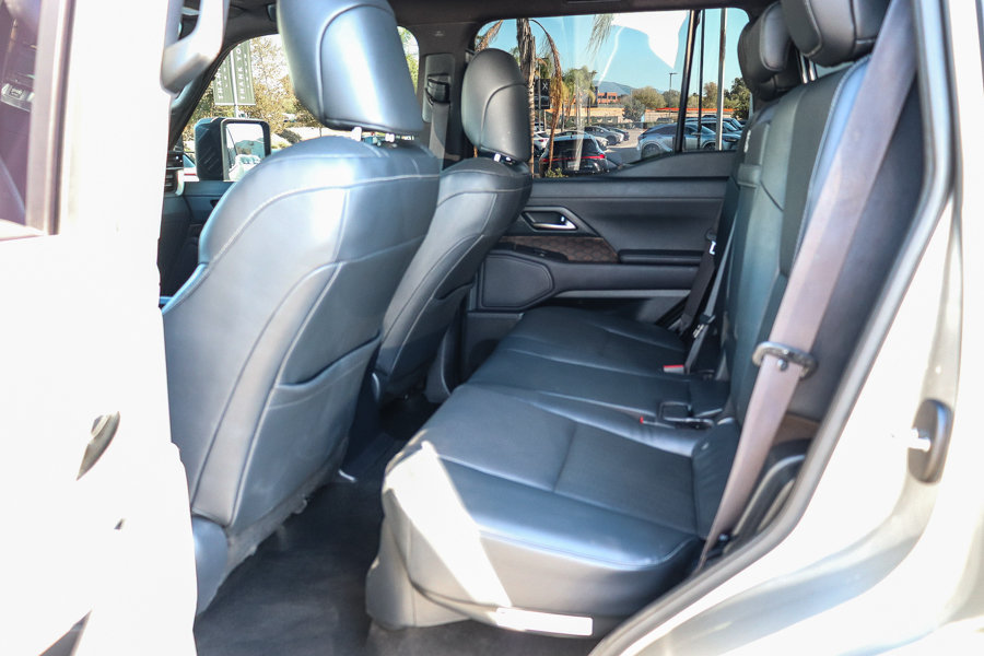 Used 2025 Lexus GX 550 w/ Accessory Package (2T) AWD/4WD image 24