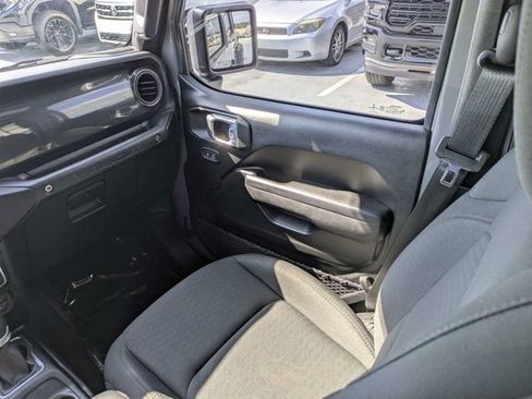 Used 2021 Jeep Wrangler Unlimited Sport AWD/4WD image 17