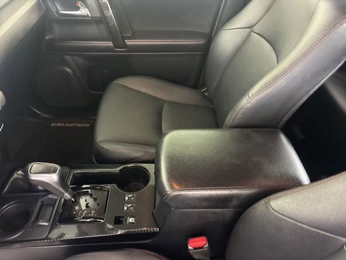 Used 2018 Toyota 4Runner TRD Off-Road Premium image 13