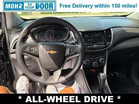 Used 2021 Chevrolet Trax LT AWD/4WD image 32