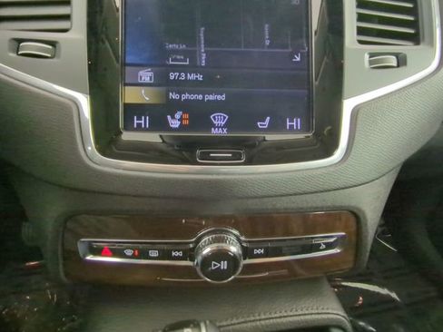 Used 2019 Volvo XC90 T5 Momentum w/ Multimedia Package image 25