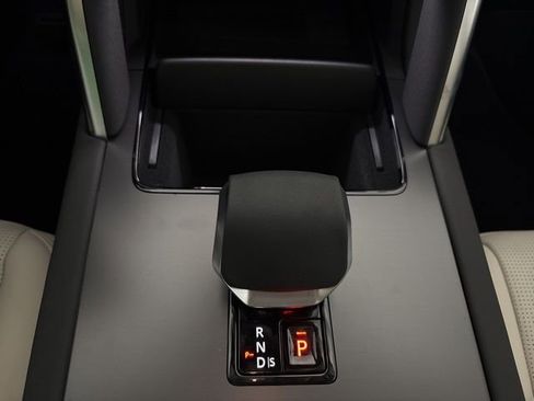 New 2025 Land Rover Discovery Sport S image 22