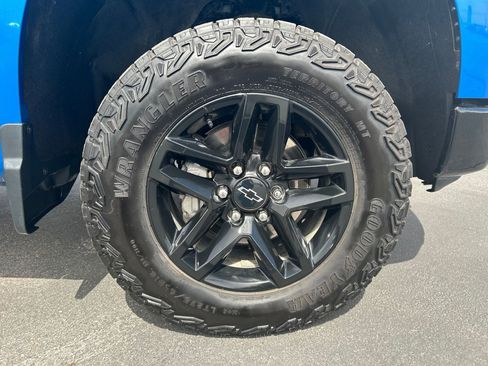 Used 2024 Chevrolet Silverado 1500 Custom Trail Boss AWD/4WD image 31