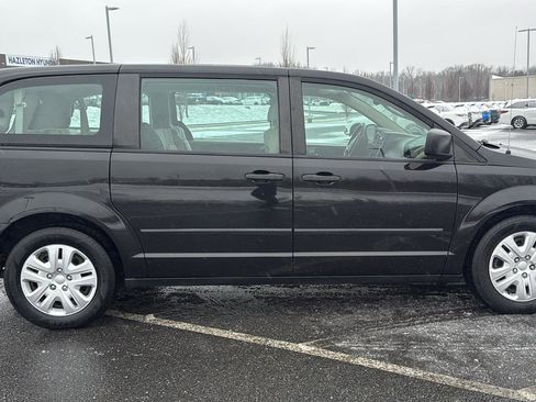 Used 2015 Dodge Grand Caravan American Value Package w/ UConnect Hands-Free Group image 4