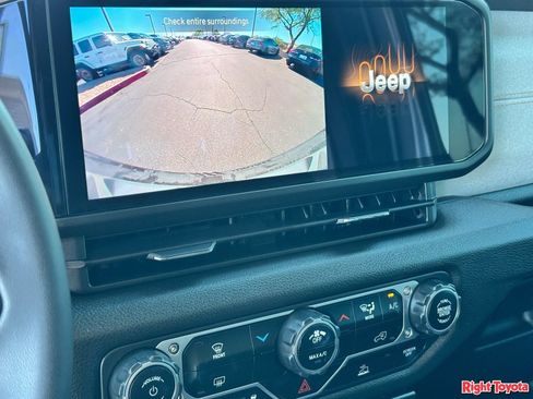 Used 2024 Jeep Wrangler Unlimited Sport AWD/4WD image 28