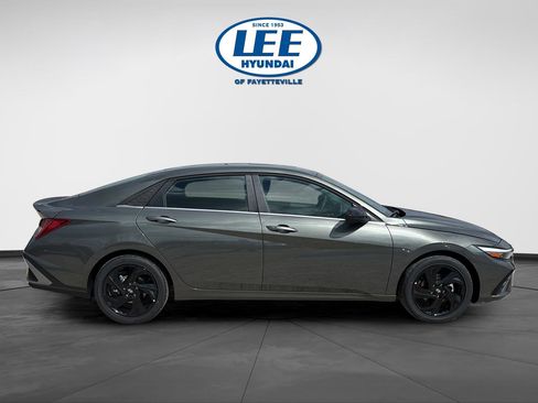 New 2026 Hyundai Elantra SEL Sport FWD image 3