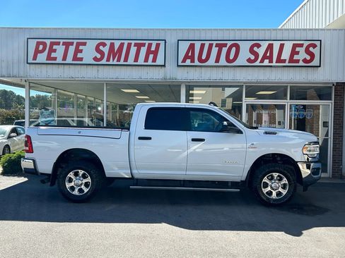 Used 2022 RAM 3500 Big Horn w/ Level C Equiment Group image 2