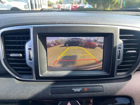 Used 2018 Kia Sportage EX image 21