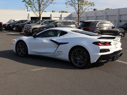 Used 2023 Chevrolet Corvette Z06 image 8