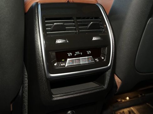 Used 2025 BMW X6 xDrive40i w/ Executive Package image 22