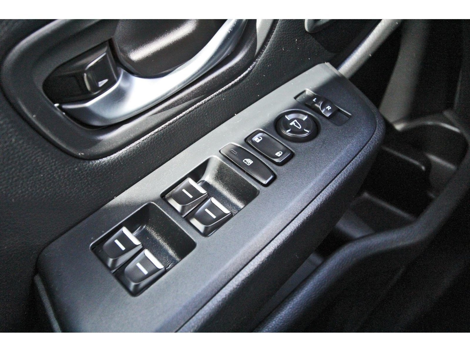 Used 2025 Honda Pilot EX-L image 23