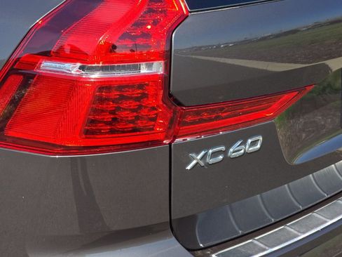 Used 2023 Volvo XC60 T8 Plus w/ Protection Package Premier AWD/4WD image 34