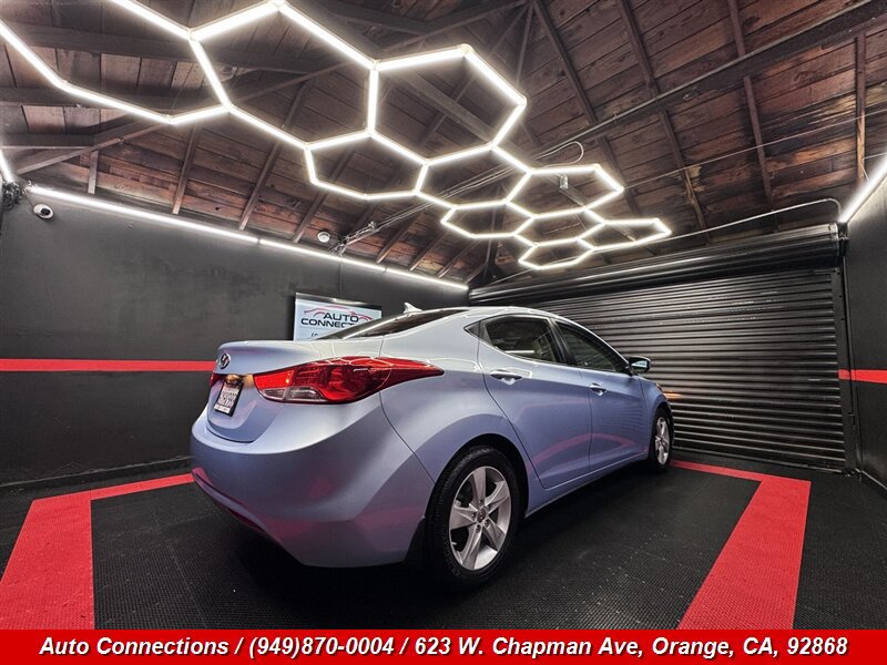 Used 2013 Hyundai Elantra GLS w/ Preferred Pkg FWD image 3