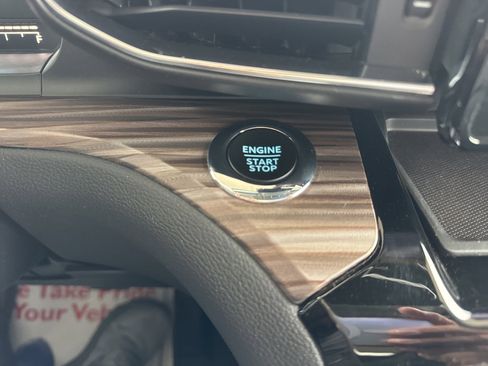 Certified 2022 Ford Explorer Limited w/ Equipment Group 301A image 30