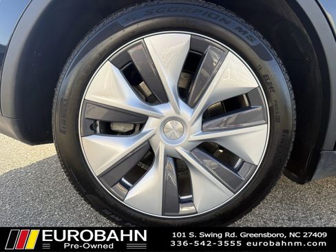 Used 2024 Tesla Model Y Long Range AWD/4WD image 26