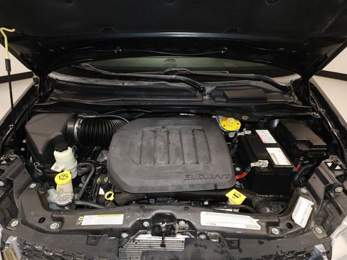 Used 2019 Dodge Grand Caravan SXT FWD image 18