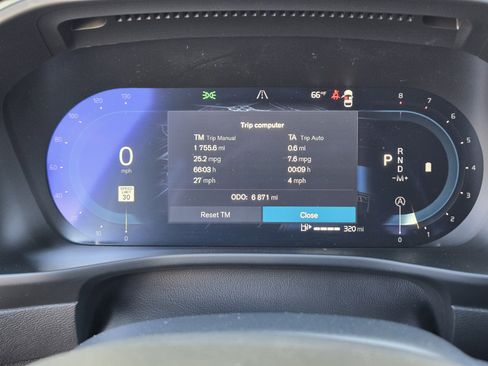 Used 2025 Volvo XC40 B5 Core w/ Protection Package Premier image 23