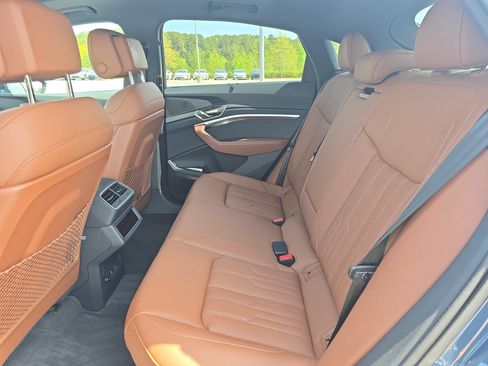 Used 2024 Audi Q8 e-tron Prestige w/ Prestige Package image 13