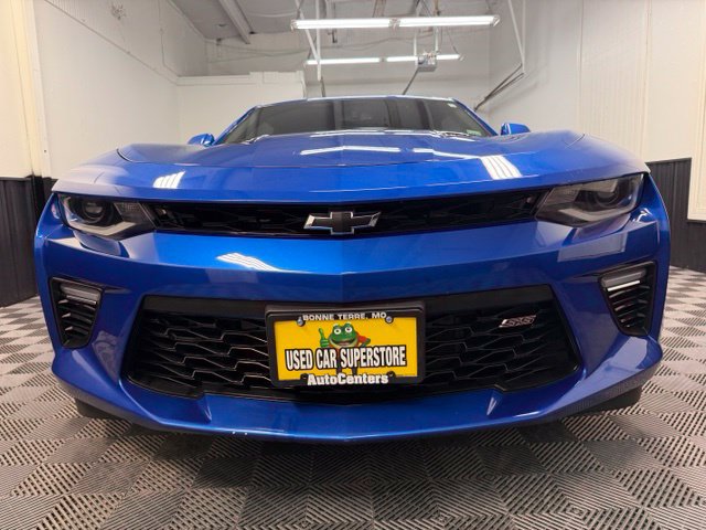 Used 2018 Chevrolet Camaro SS RWD image 2