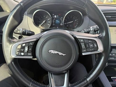 Used 2020 Jaguar F-PACE Prestige AWD/4WD image 17