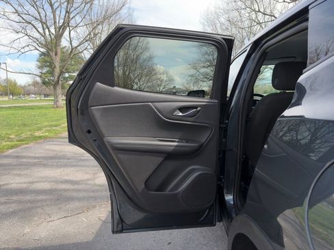 Used 2019 Chevrolet Blazer LT FWD image 25