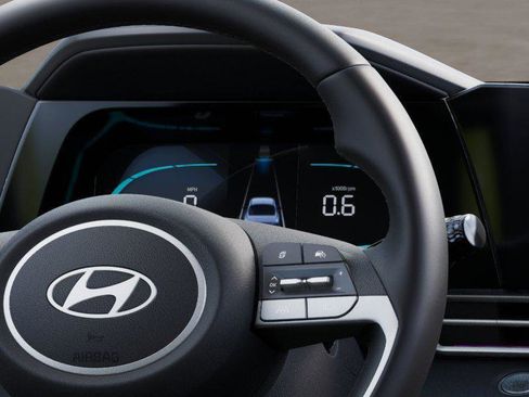 New 2025 Hyundai Elantra Sport image 14