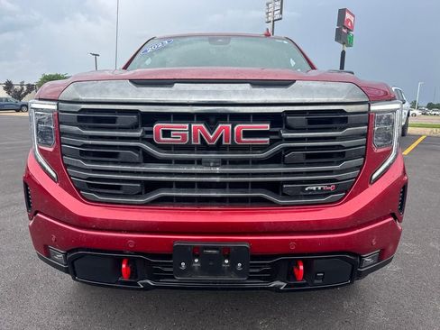 Used 2023 GMC Sierra 1500 AT4 w/ Technology Package AWD/4WD image 11