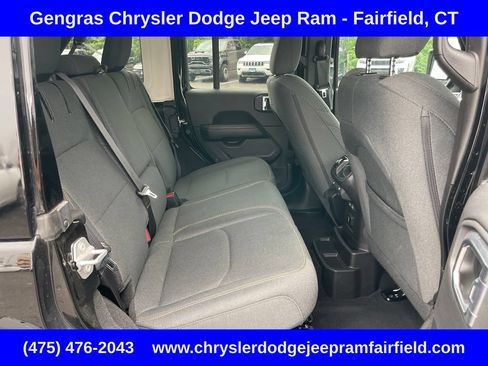 Certified 2025 Jeep Wrangler Unlimited Sahara AWD/4WD image 27