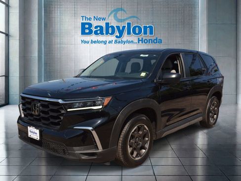 Used 2023 Honda Pilot LX image 1
