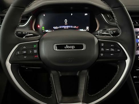 New 2025 Jeep Grand Cherokee Limited image 21