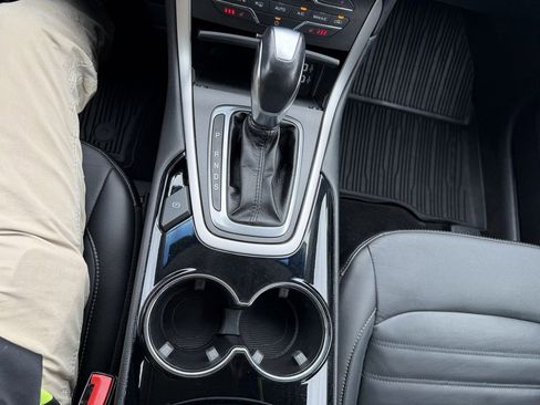 Used 2018 Ford Edge SEL w/ Equipment Group 201A image 22