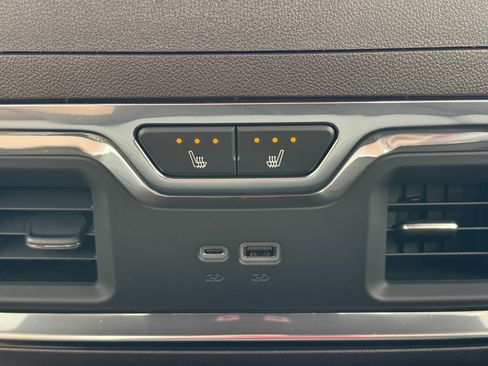 New 2026 GMC Sierra 3500 SLT w/ SLT Premium Package image 20