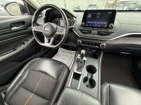 Used 2022 Nissan Altima 2.5 SR FWD image 3