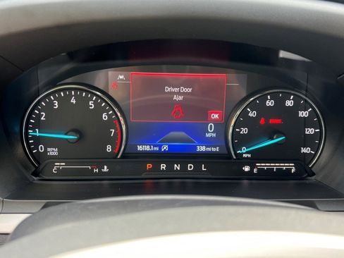 Used 2023 Ford Explorer XLT image 27