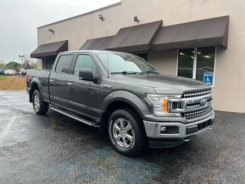 Used 2018 Ford F150 XLT w/ Equipment Group 302A Luxury image 3