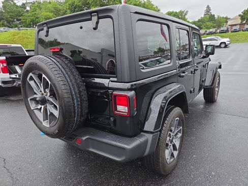 Certified 2024 Jeep Wrangler Unlimited w/ Convenience Group AWD/4WD image 4