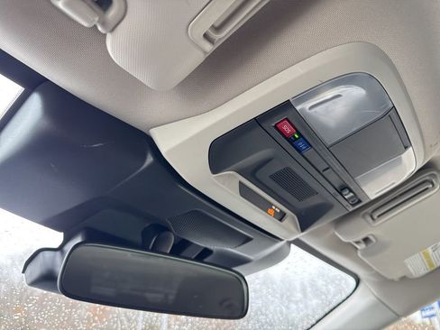 Used 2024 Subaru Crosstrek 2.0i Premium image 19