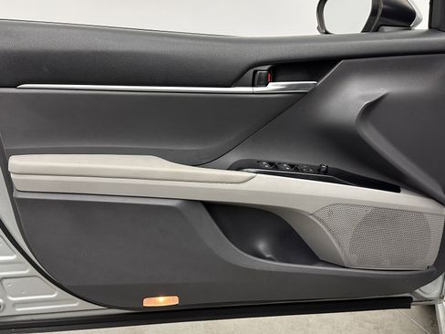 Used 2018 Toyota Camry SE image 10
