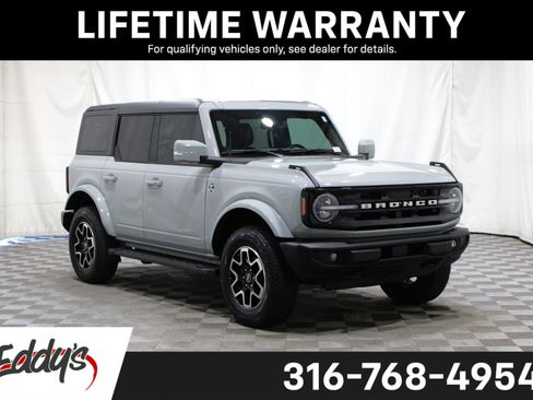 Used 2024 Ford Bronco Outer Banks AWD/4WD image 1