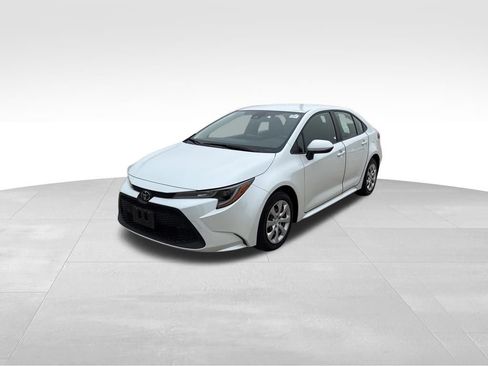Used 2022 Toyota Corolla LE image 12