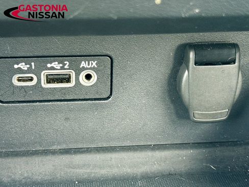 Used 2025 Nissan Altima 2.5 SV FWD image 25