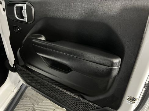 Certified 2025 Jeep Wrangler Unlimited Rubicon image 31