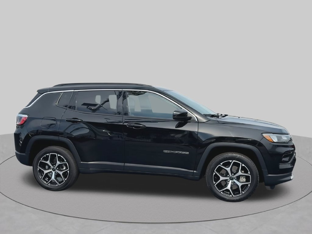 Used 2025 Jeep Compass Limited AWD/4WD image 11
