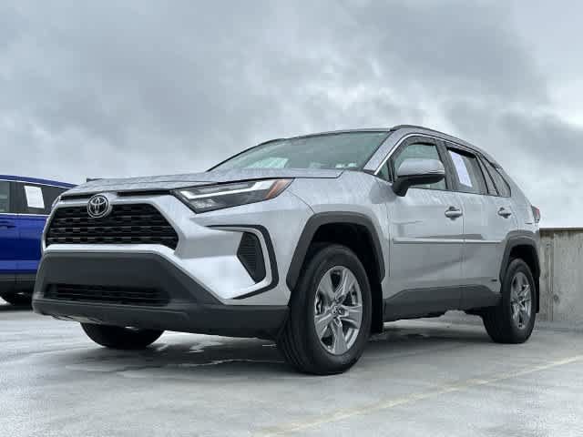 Used 2025 Toyota RAV4 XLE w/ Convenience Package AWD/4WD image 20