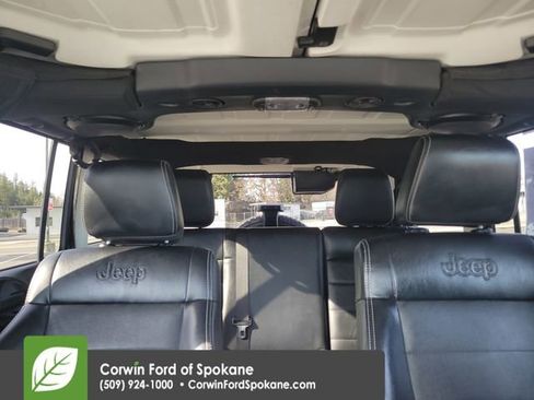 Used 2012 Jeep Wrangler Unlimited Rubicon w/ Max Tow Pkg image 33