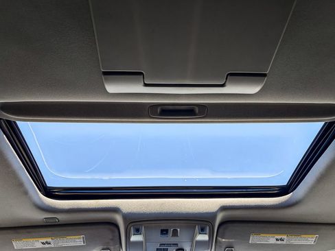 Certified 2020 Cadillac Escalade Luxury AWD/4WD image 16