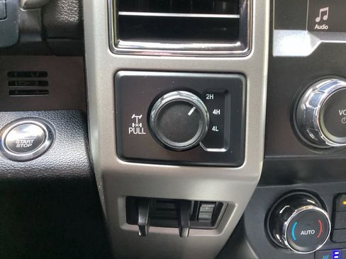 Used 2019 Ford F250 Lariat w/ Lariat Ultimate Package AWD/4WD image 57