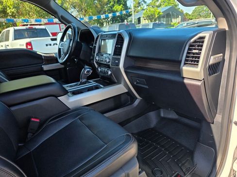 Used 2017 Ford F150 Lariat w/ Equipment Group 502A Luxury AWD/4WD image 28